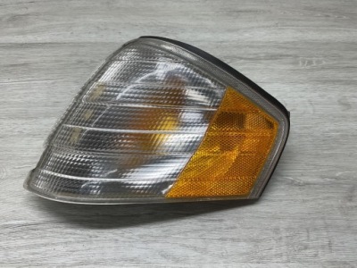 Лампа поворотник левый перед mercedes sl r129 1315106912 1298260743 фото №1
