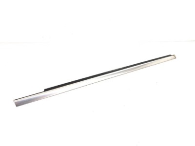 Молдинг ущільнювач перед правий mercedes w166 фото №1