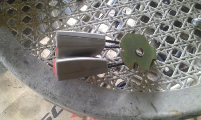 Jaguar xj x300 - кліпса поперечина задня фото №1