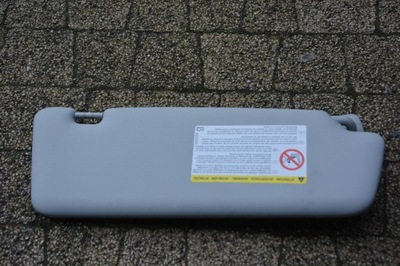 Защита солнцезащитная audi a3 8v0857551 фото №1