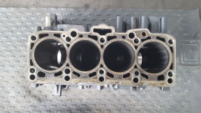 Блок двигуна azv vw touran 2,0 tdi фото №1