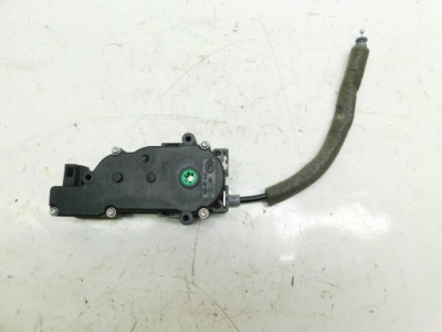 Доводчик кришки задня замка - mercedes e-klasa w213 sedan a2047500060 фото №1