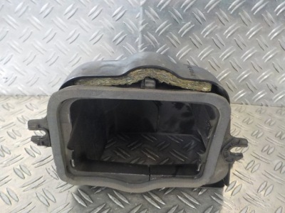 Trafic iii vivaro b впуск воздуха правый фото №1