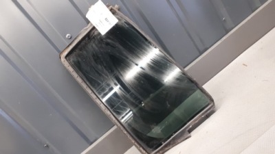 Стекло боковая дверь правая задняя mazda 5 фото №1