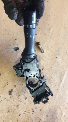 Toyota auris i перемикач світла фото №1