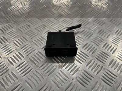 Port разъём usb aux mazda 2 dj 14- фото №1