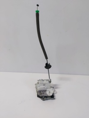 Замок двері правий перед audi a1 a3 a4 8x1837016c фото №1