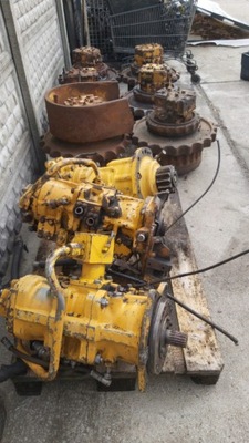 MOTOR OBROTU KOMATSU PC180LC  