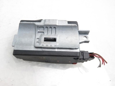 БЛОКУВАННЯ РУЛЬОВОЇ КОЛОНКИ AUDI A4 B8 8K0905852D