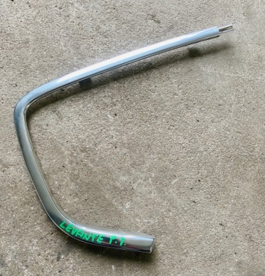 Maserati levante молдинг хром правий задня 6700333730 фото №1