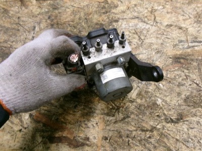 Opel karl насос abs 1.0 544764491 фото №1