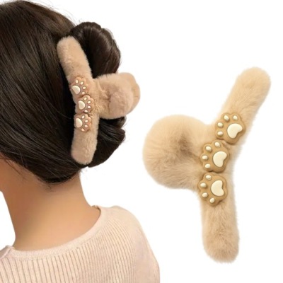 SPINKA DO WŁOSÓW Z FUTERKIEM KLAMRA PLUSZOWA BEŻ