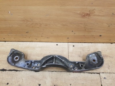 Підпора міст задня bmw e46 1.9 8v фото №1