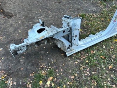 Чверть лонжерон підкрилок лівий перед audi a4 b8 a5 8t ly9c фото №1