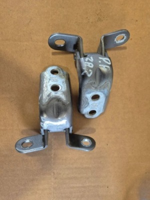 Hyundai ix35 10-15r петлі двері правий перед zar фото №1