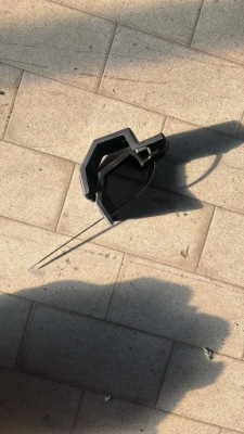 Напрямна бампера задня renault arkana 850428655r 850412300r фото №1