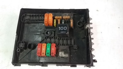 Vw touran коробка запобіжників 1k0937125a фото №1