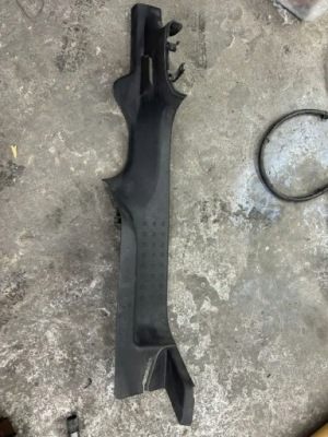 Молдинг порог правая vw caddy lift 2k0853372e фото №1