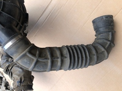 Труба повітрозабірник повітря renault trafic i 1989-1999 фото №1