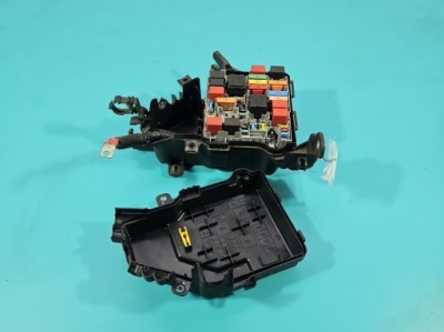 Коробка запобіжників alfa romeo giulietta 51849437 фото №1