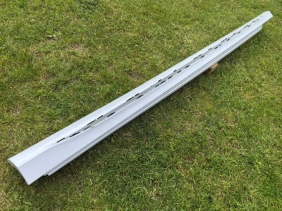 Mercedes a klasa 177 amg 45 молдинг поріг ліва фото №1