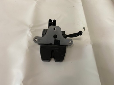 Замок кришки jaguar xj x351 aw93-442a66-a0 фото №1