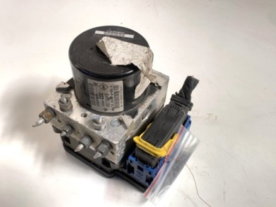 Насос abs renault megane 3 476601563r 1.4 131km фото №1