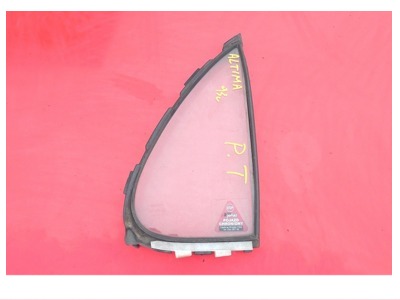 Nissan altima 2.4 1993r - стекло правая задняя фото №1