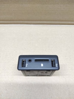 Разъём usb aux sd renault talisman megane iv espace v koleos ii 280237081r фото №1