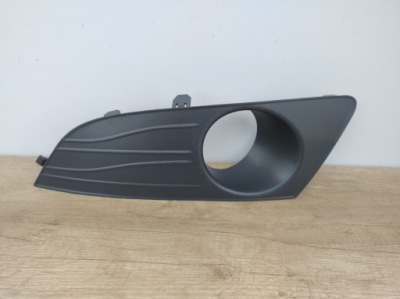 Dacia logan lift 09-13 rok левая решётка бампера противотуманной фары k109/072 фото №1