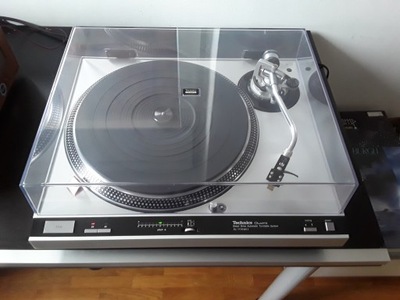 Gramofon Technics SL-1700 MK2