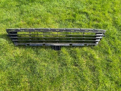 Toyota auris ii решітка w бампер передній оригінал фото №1