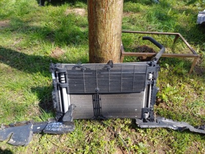 Citroen c4 ii 1.6 hdi picasso комплект радиатор направляющие воздуха фото №1