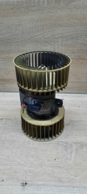 Bmw e38 7 вентилятор обдув воздуходувка 8372111 фото №1