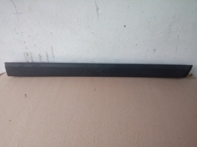 Молдинг дверь правый перед vw passat b8 фото №1