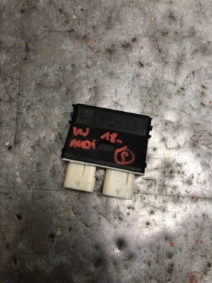 Модуль блок керування кришки багажника vw 3g0962243c фото №1