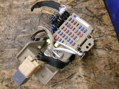 Subaru xv i коробка предохранителей 2.0 d фото №1