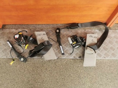 Ремни безопасности перед opel zafira c 623097100 620611500 фото №1