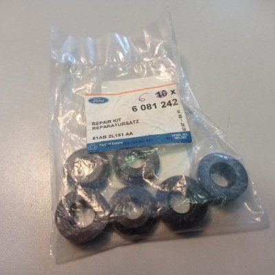 Гумка трубки вакууму ford transit 2016- оригінальний номер 6081242 фото №1