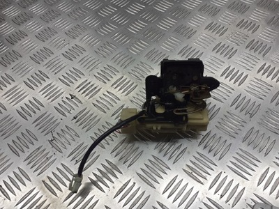 Замок кришки багажника mazda premacy фото №1