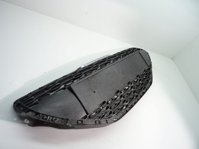 Решітка радіатора решітка радіатора peugeot 208 фото №1