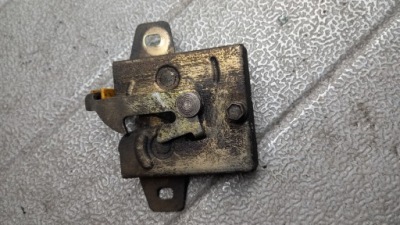 Замок крышки ford ka mk1 01r 1.3b фото №1