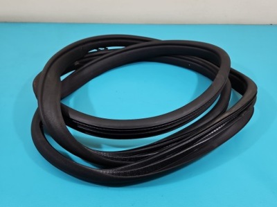 Прокладка двері задня ліва mercedes ml w164 фото №1