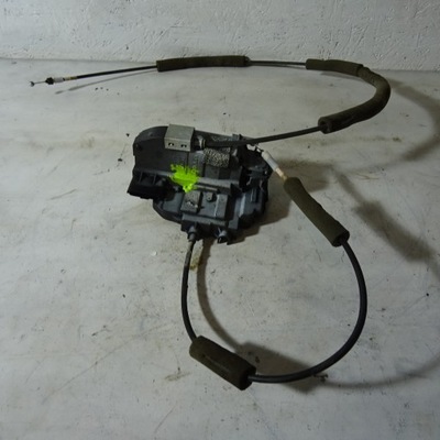 Infiniti fx30 ii замок двері задня правий фото №1