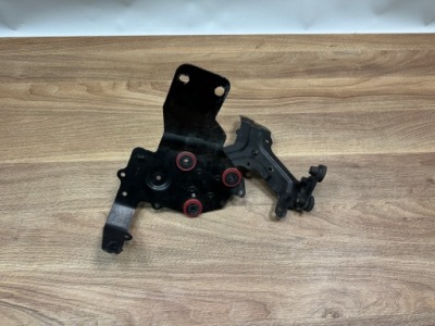 Кронштейн кронштейн webasto audi q7 4m0265335g фото №1