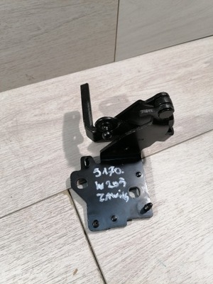 Mercedes w205 петли кронштейн a2057506700 фото №1