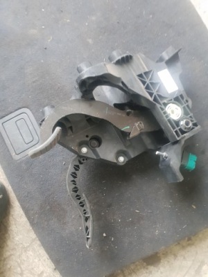 Педаль газу i гальма trafic iii 465010176r фото №1