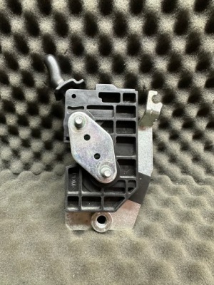 A4517660326 замок крышки багажника правый smart fortwo ii фото №1