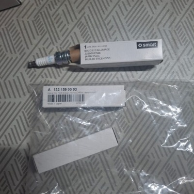 Оригинальная свеча зажигания smart w451 m132 фото №1