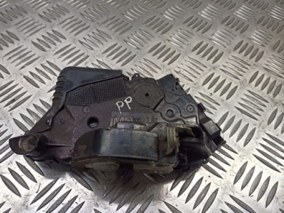 Замок дверь центральный правый перед daihatsu materia 1.3 фото №1